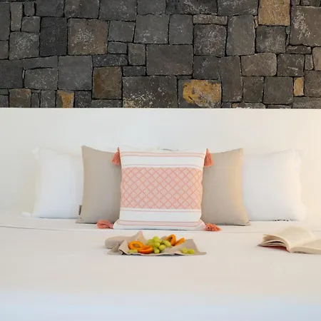 Coconut Hotel *
